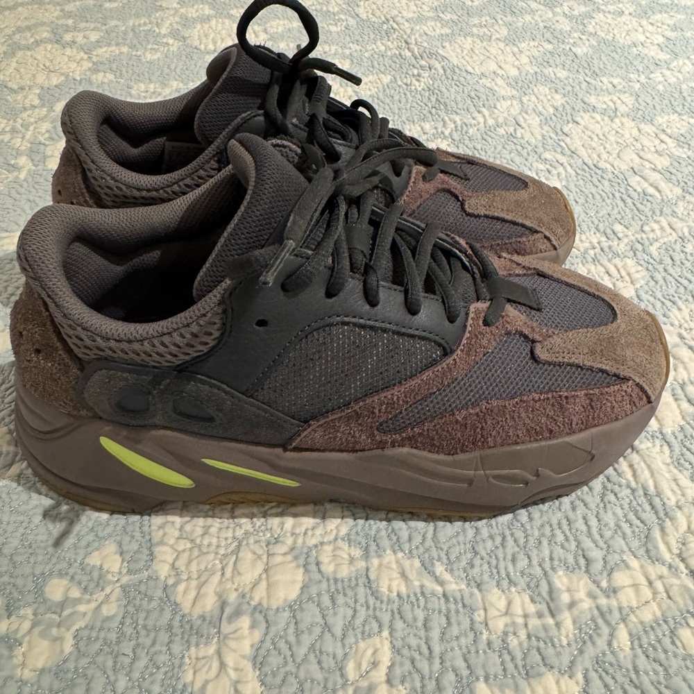 Yeezy wave runner  Chunky Sneakers